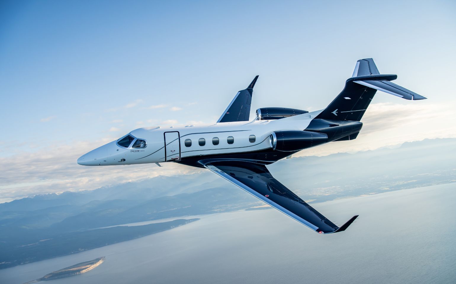 Phenom 300E in mid flight