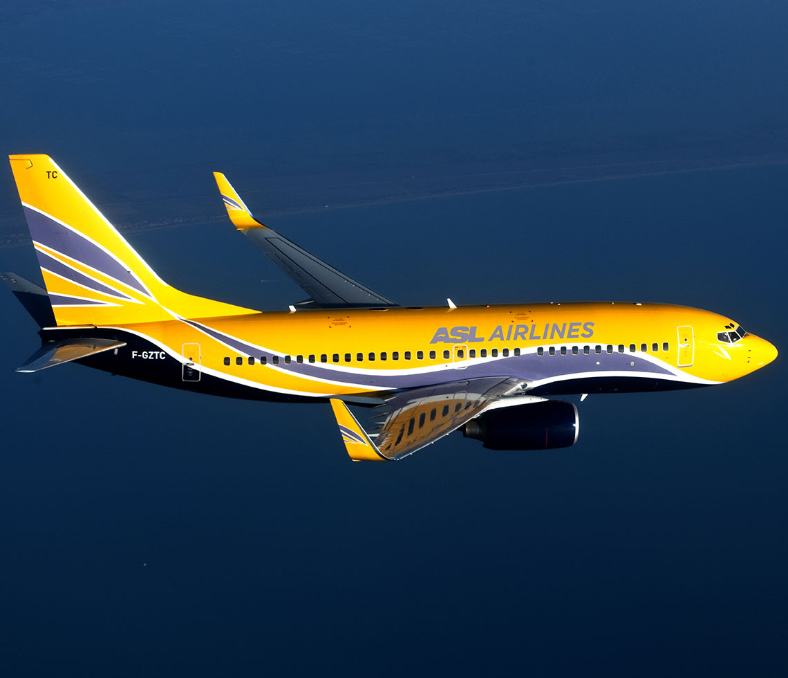 Boeing 737-700 private aircraft charter flight B737-700 yellow plane