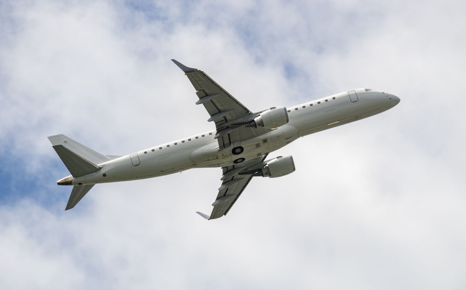 Embraer ERJ 170  aircraft charter